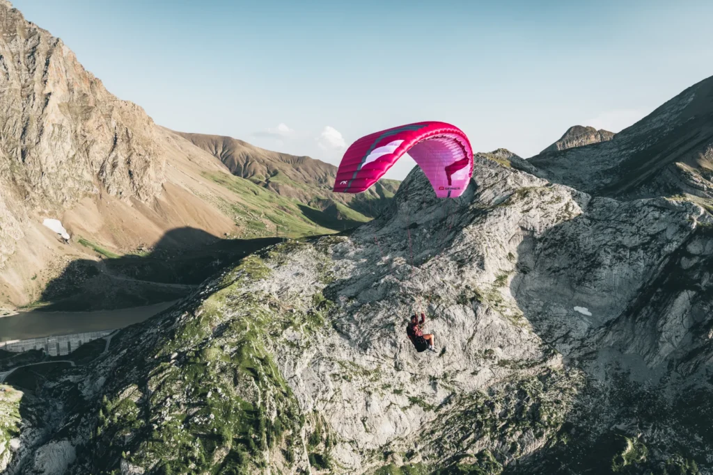 Paragliding training with Niviuk Kode P2 in alpine terrain