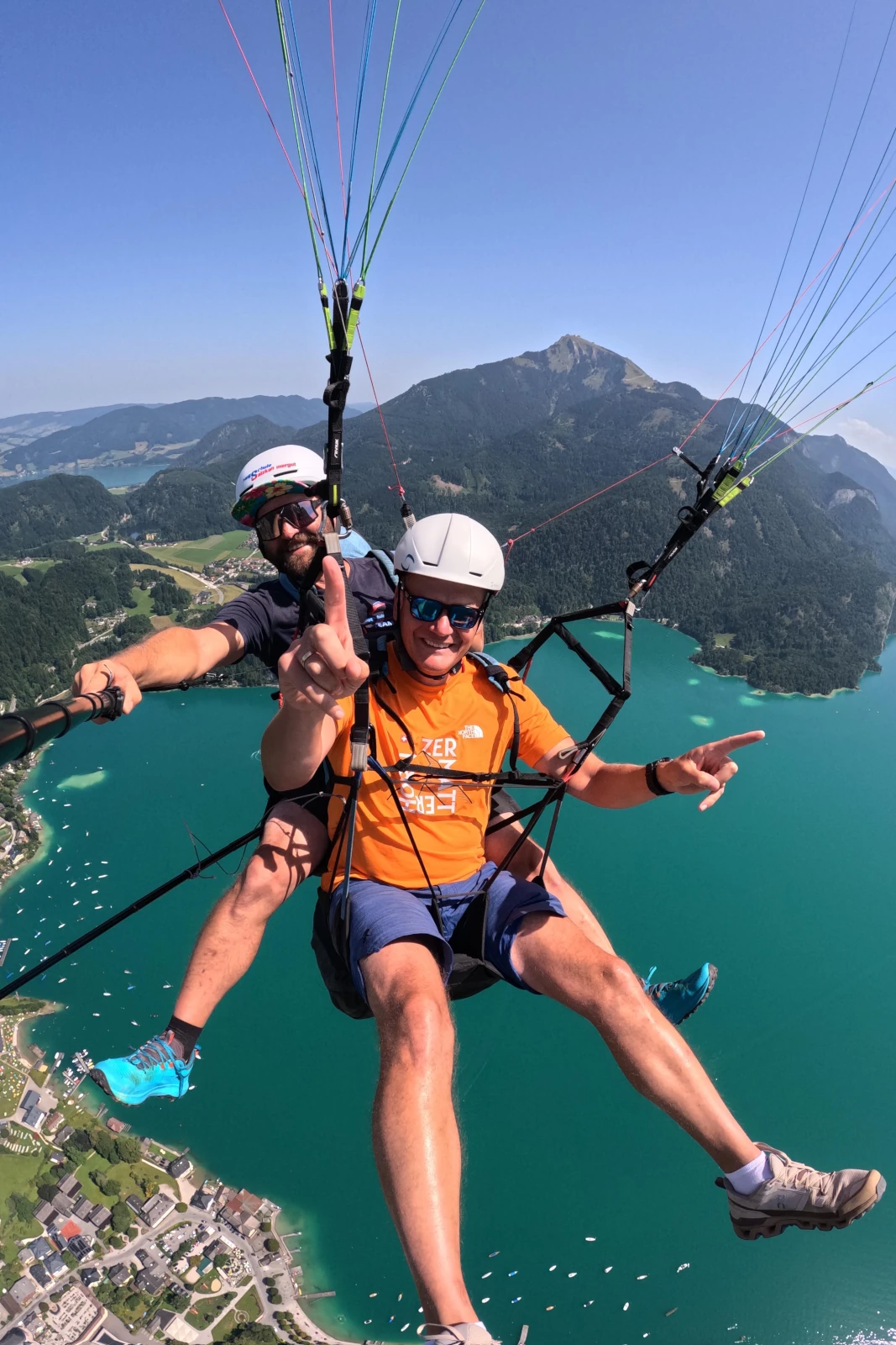 Tandemflug über dem Wolfgangsee mit Seeblick im Salzkammergut