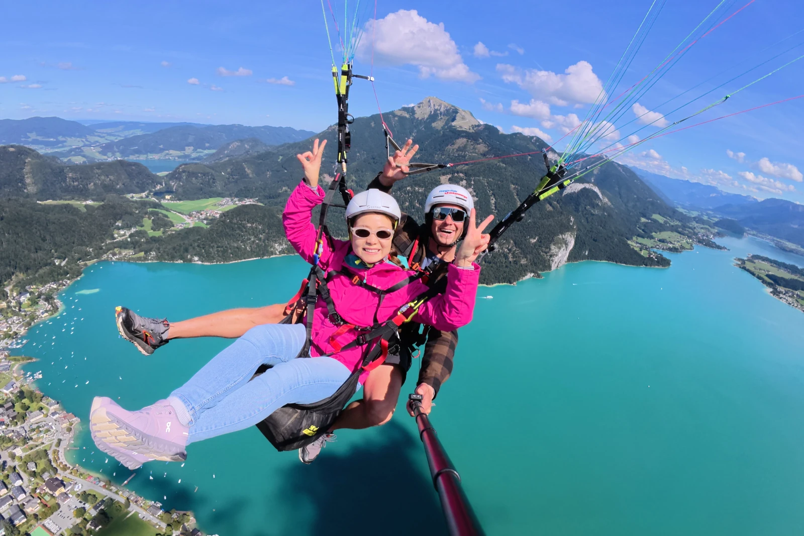 Tandem flight with a view of the Schafberg and Lake Wolfgangsee