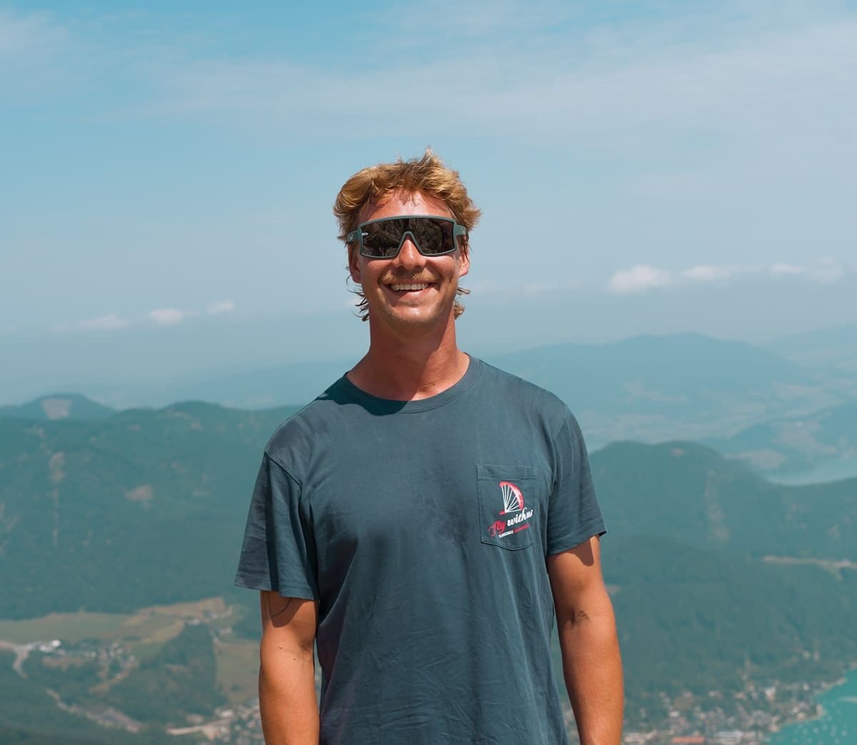 Tandempilot Gabriel am Wolfgangsee mit der Flugschule Salzkammergut