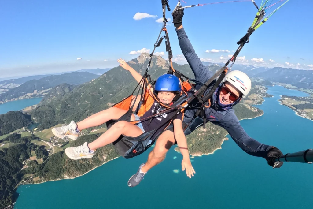 Tandemflug mit der Flugschule über dem Wolfgangsee